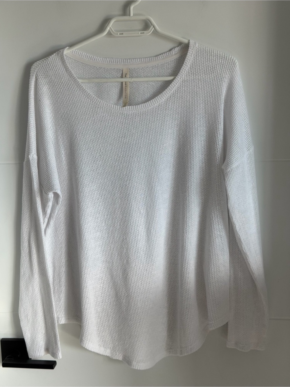 Babaton: Long Sleeve Knit Top (ptp approx 27in) Size Medium